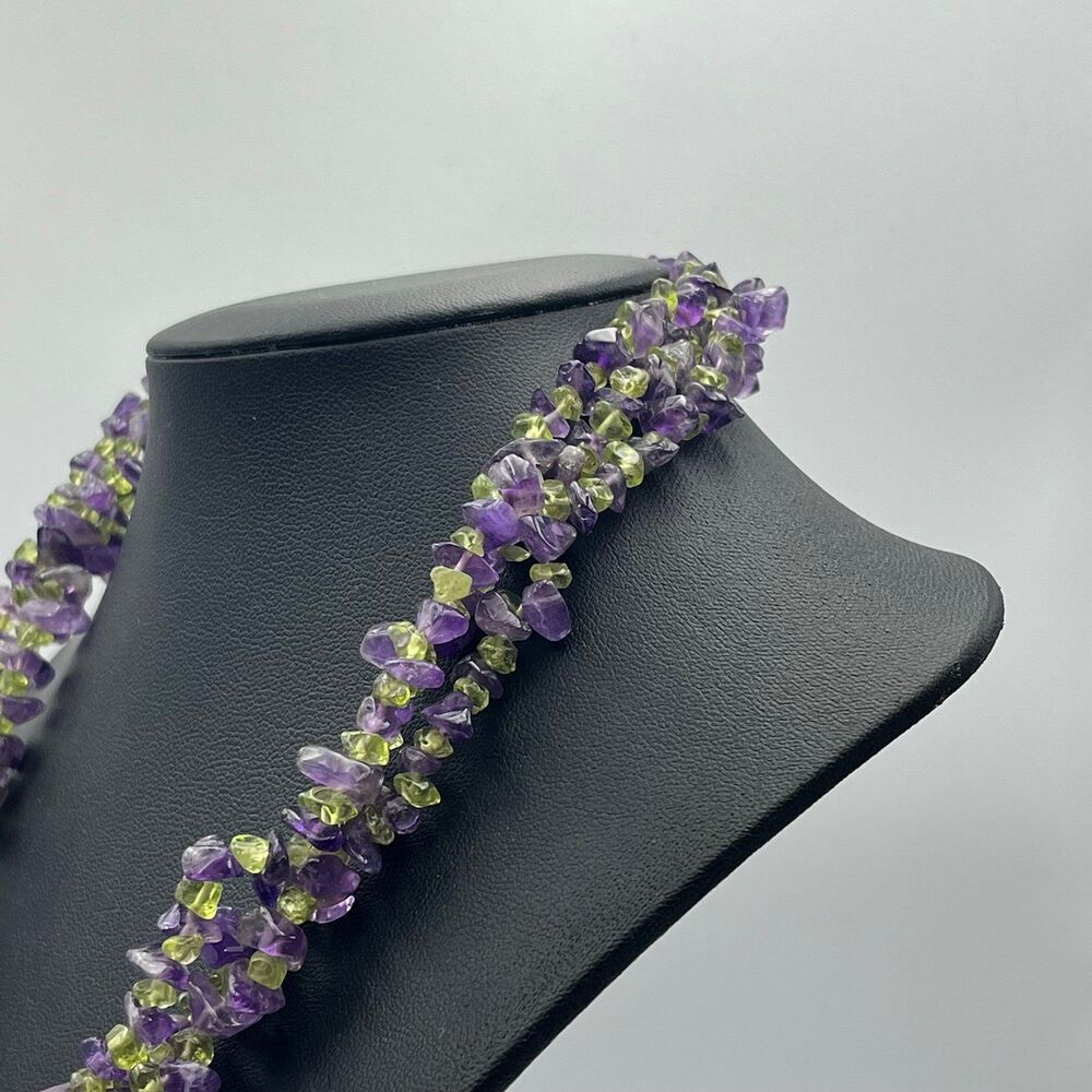 Woman’s vintage handmade Amethyst and peridot small chip twist Necklace - Picture 6 of 7